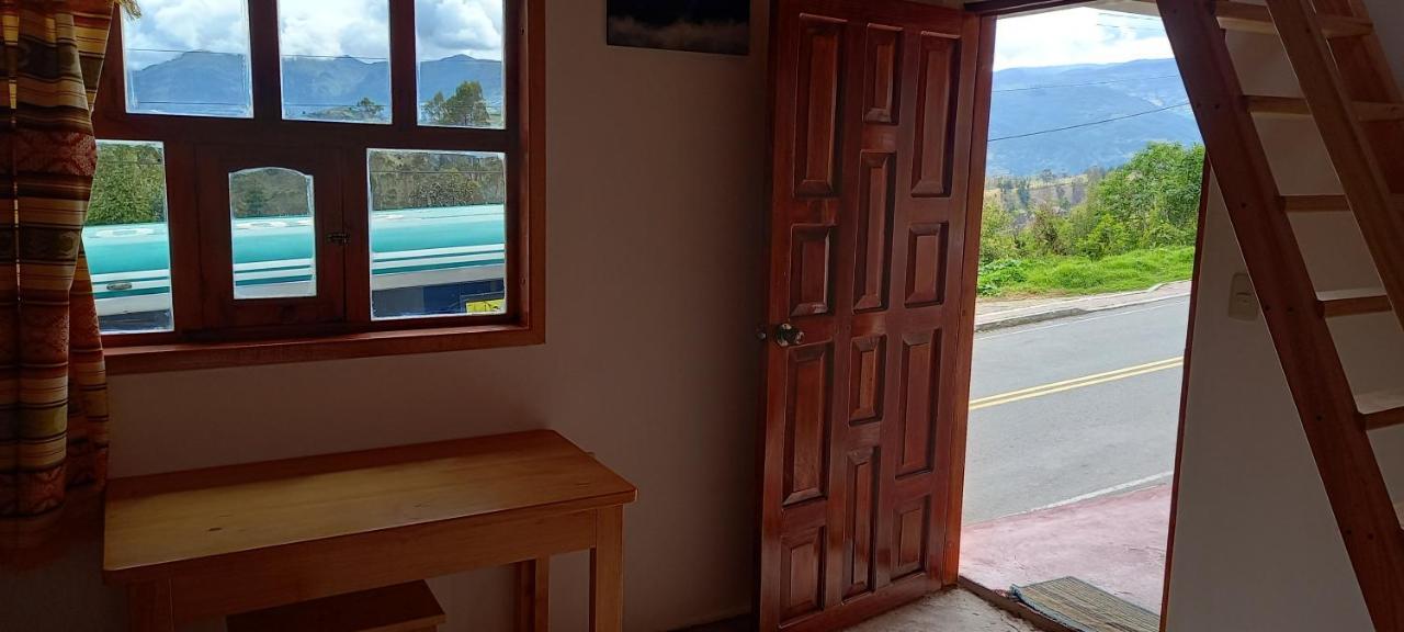Hostal Dona Clarita & Vegetarian Food Chugchilán Exterior foto